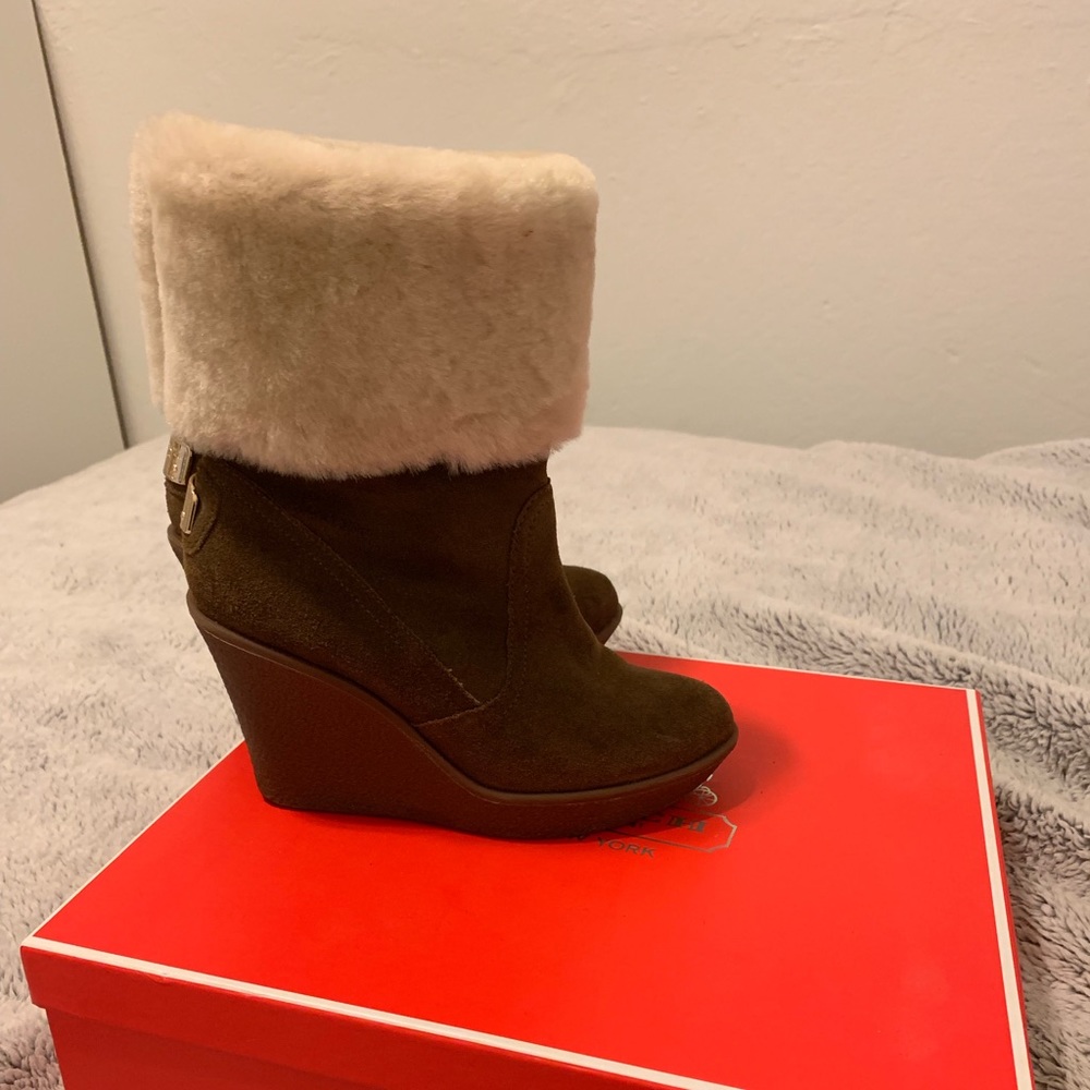 Java/Natural. Cute and comfortable boots..